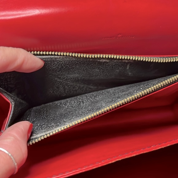 Louis Vuitton Black Epi Red Bullet Shoulder Bag - Picture 11 of 16